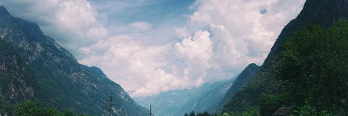 美丽河水风景壁纸图